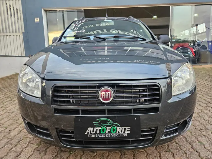 Fiat Strada 2011/2012 seminovo em Araraquara