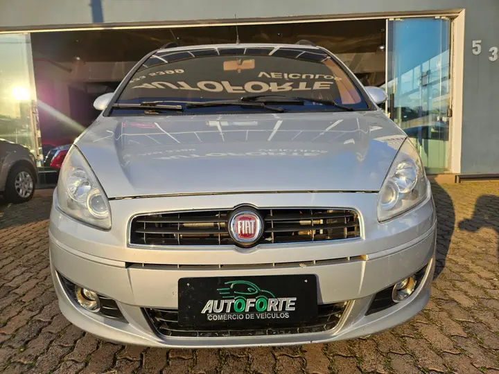 Fiat Idea 2012/2013 seminovo em Araraquara