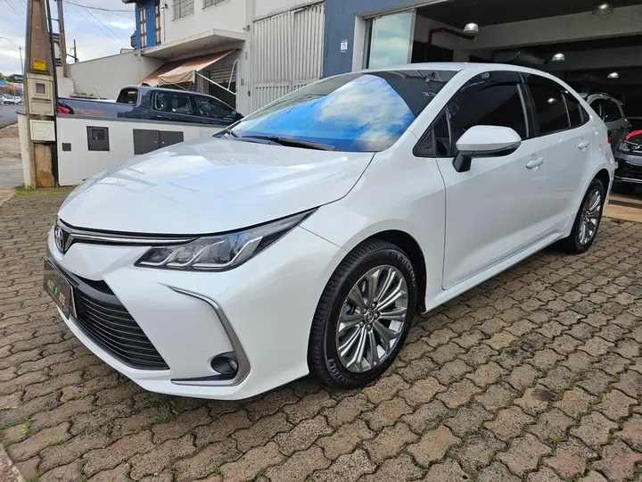 Toyota Corolla 2021/2022 seminovo em Araraquara