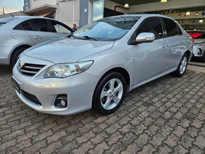 Toyota Corolla 2013/2014 seminovo em Araraquara
