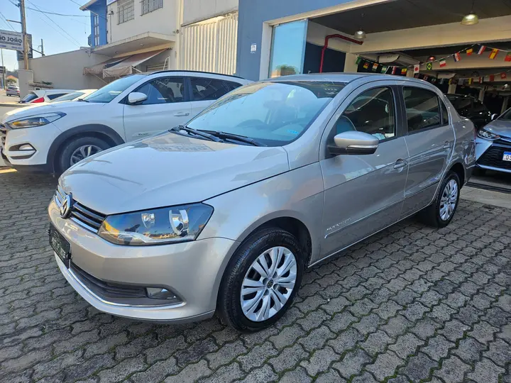 Volkswagen Voyage 2012/2013 seminovo em Araraquara